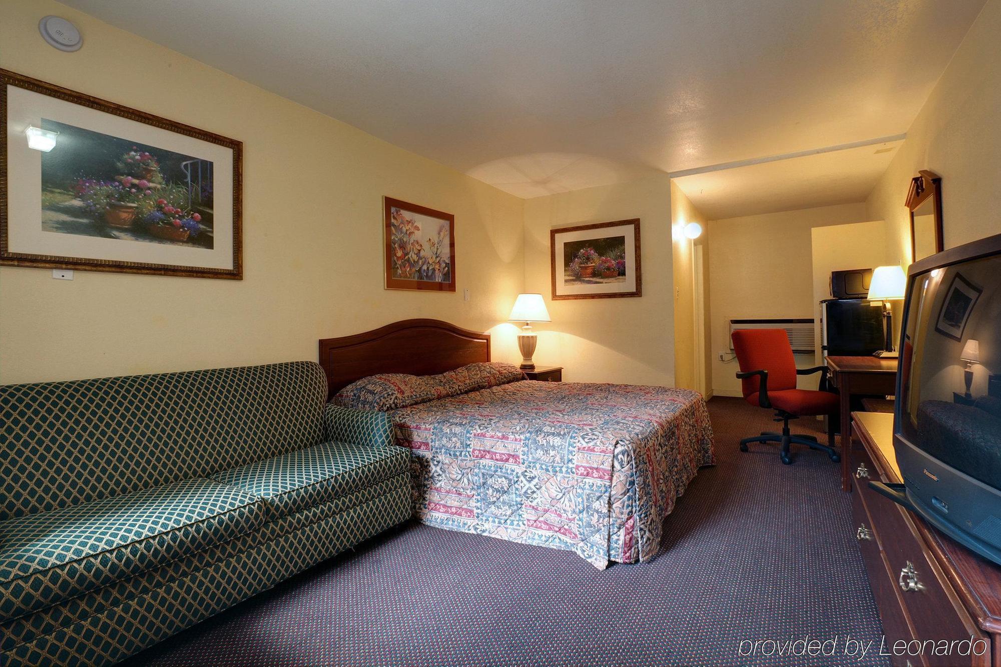 Budget Host Motel Arlington