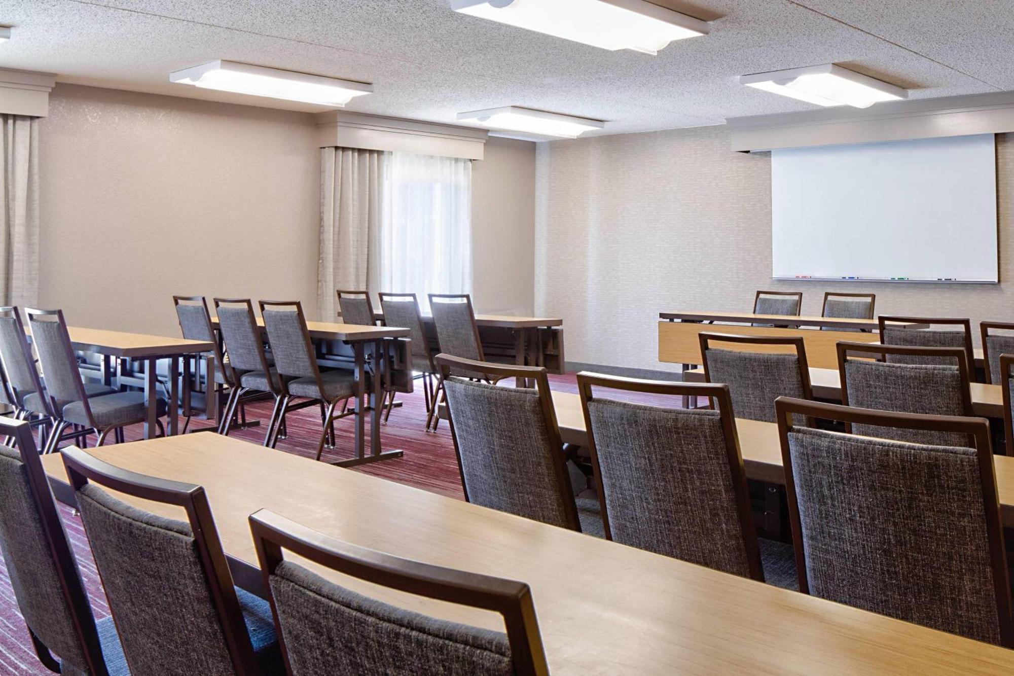 Hotel Courtyard By Marriott Dallas Entertainment District Arlington