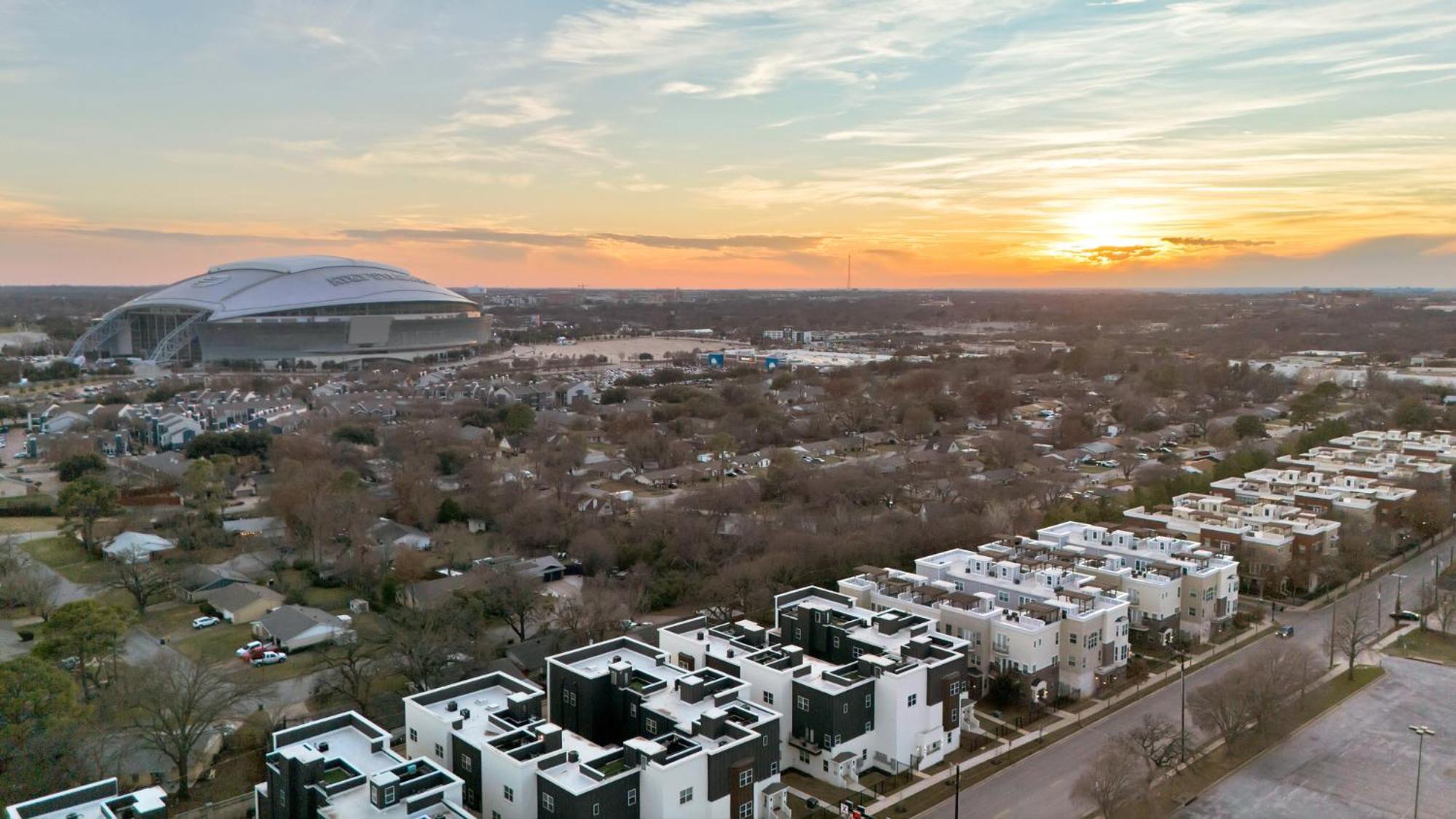 Victory - Lux Townhome Walk 2 Globe Life - Rangers & Cowboys Stadiums