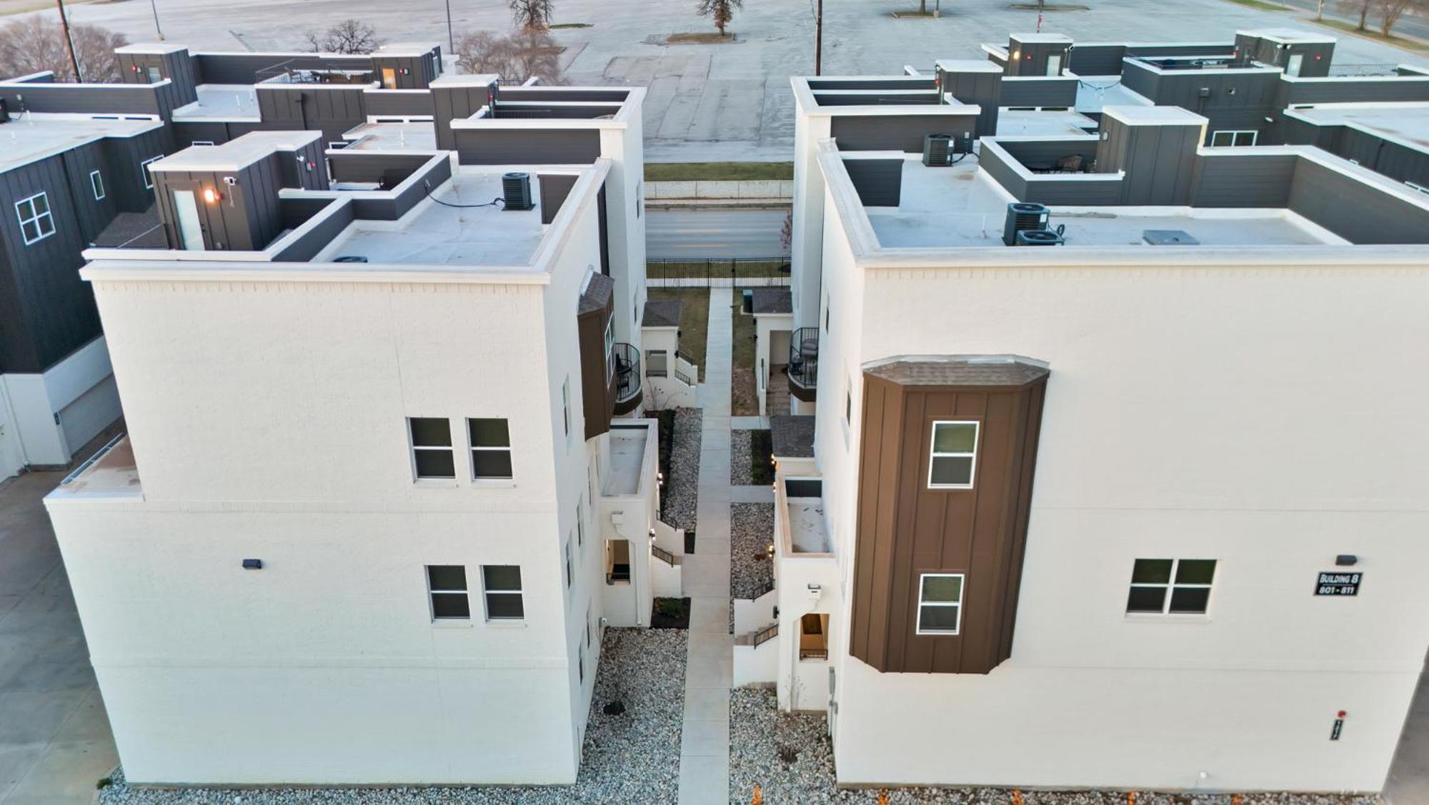 Victory - Lux Townhome Walk 2 Globe Life - Rangers & Cowboys Stadiums Apartment *