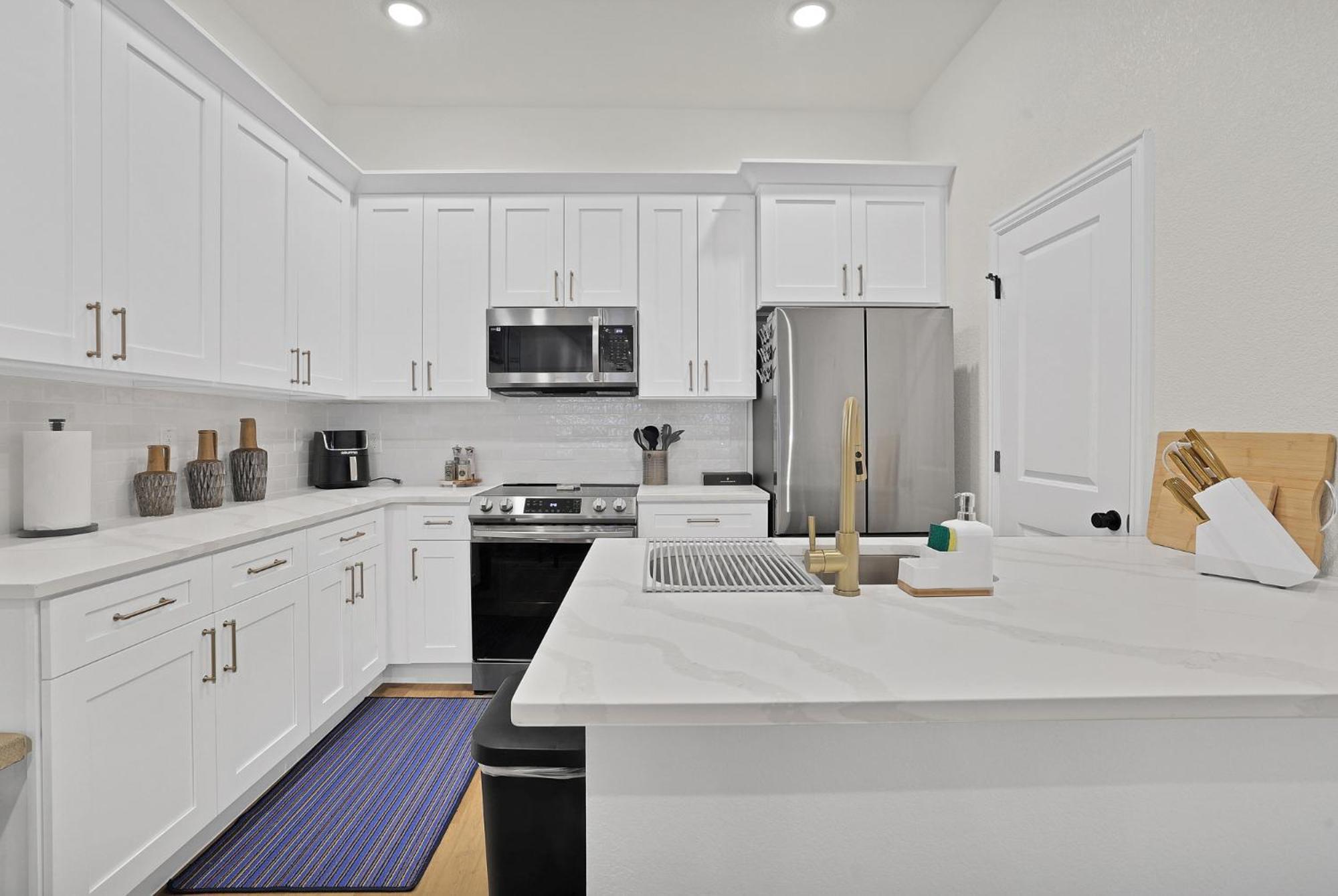 Victory - Lux Townhome Walk 2 Globe Life - Rangers & Cowboys Stadiums Apartment *