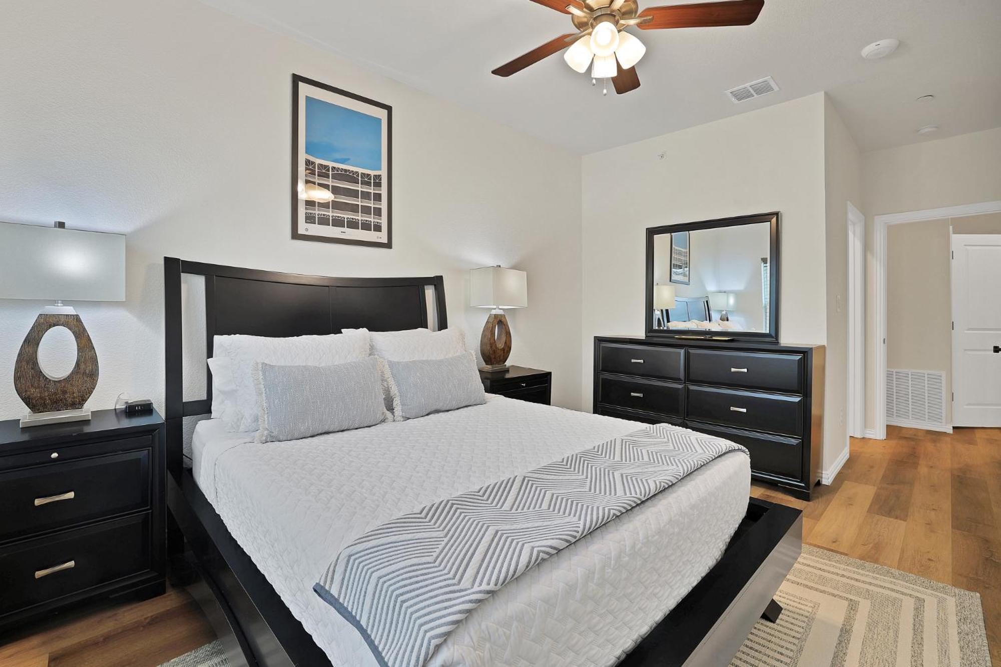 Apartment Victory - Lux Townhome Walk 2 Globe Life - Rangers & Cowboys Stadiums *