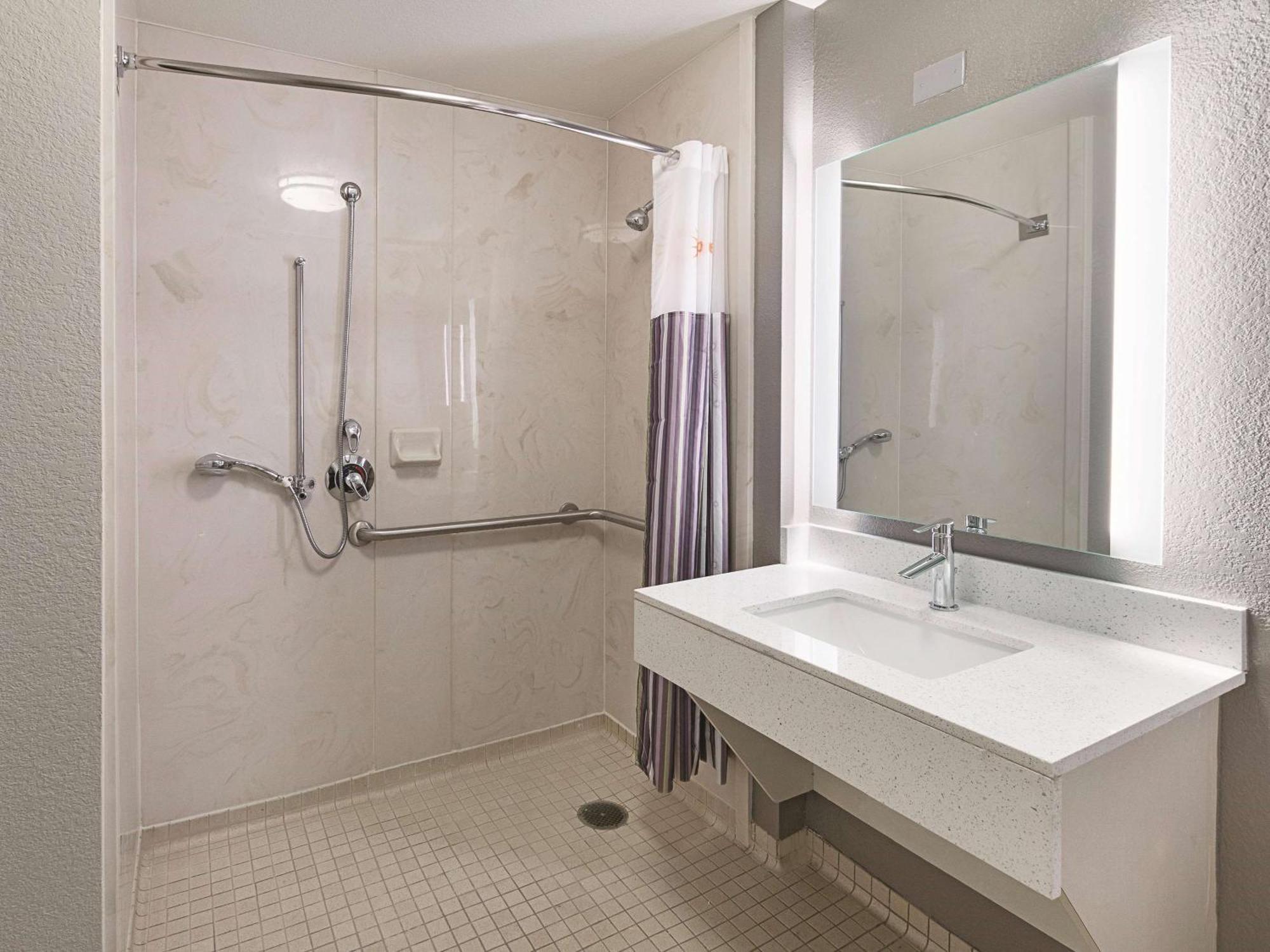 La Quinta By Wyndham North 6 Flags Dr