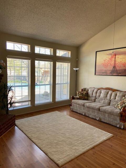 Comfy 3-bedroom In Holiday home *