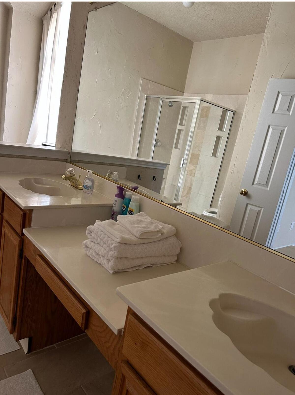 Comfy 3-bedroom In Holiday home