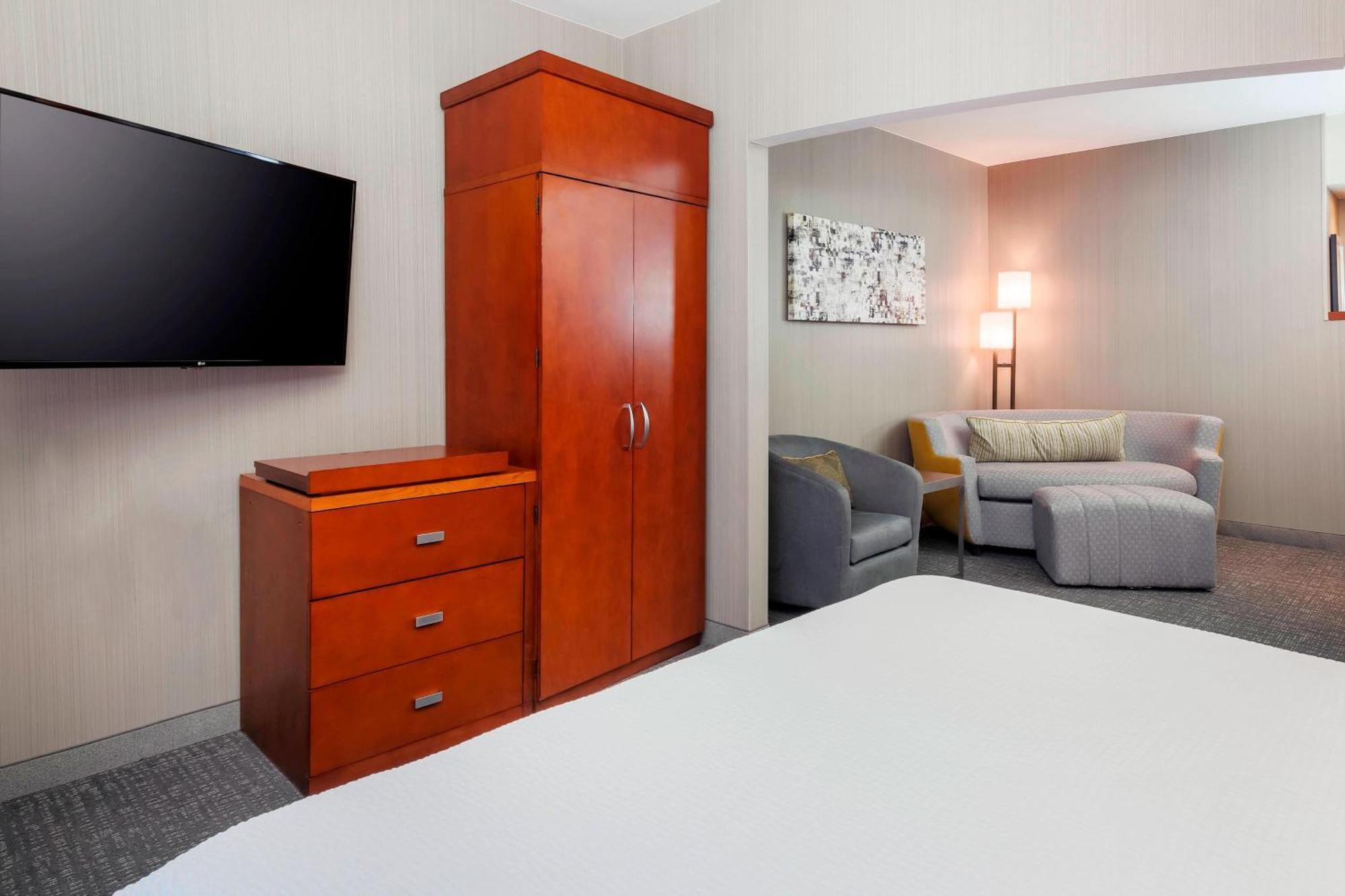 Courtyard By Marriott Dallas South Hotel Arlington
