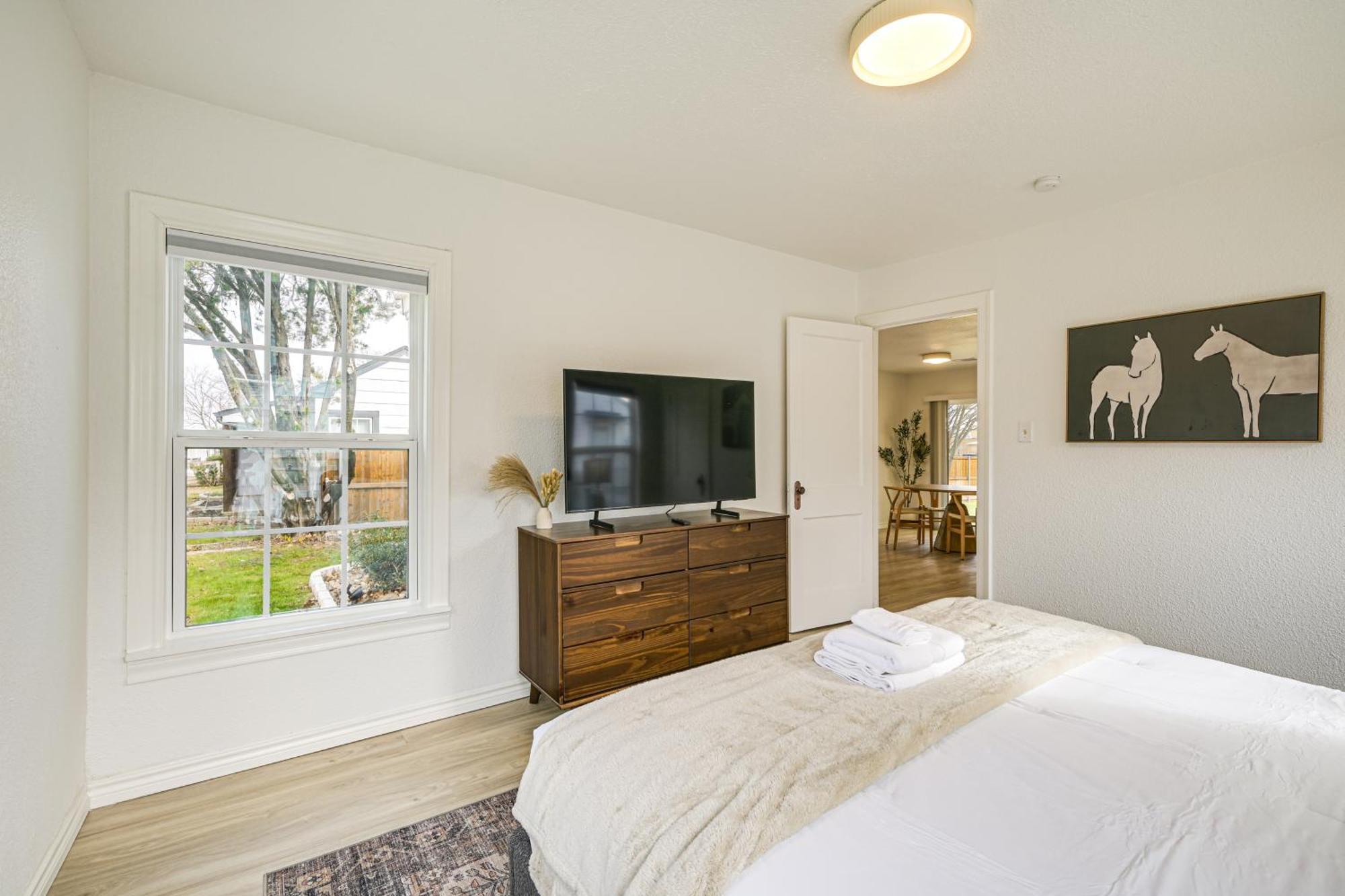 Walk To Cowboys Games With Yard! Holiday home *