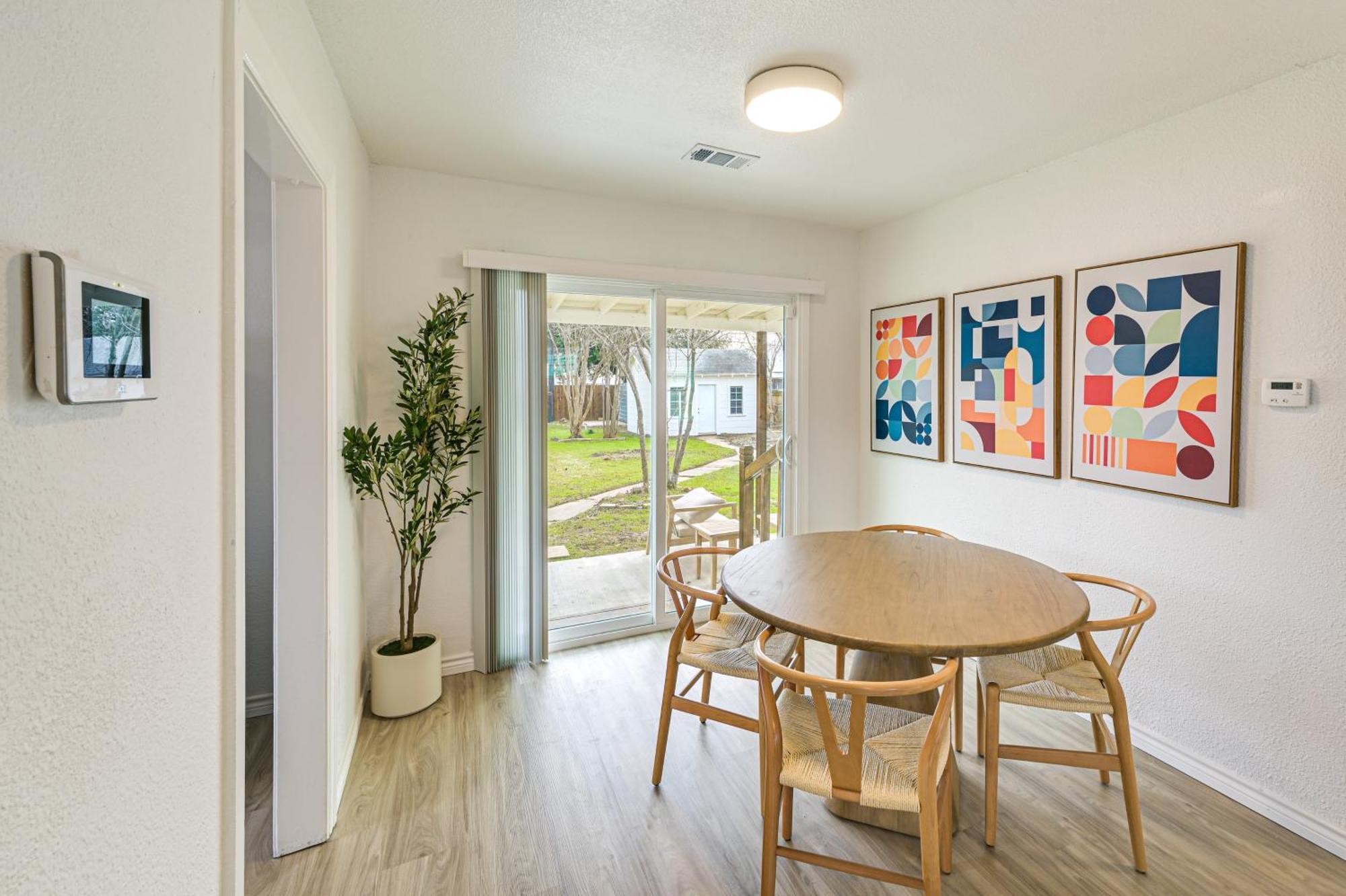 Walk To Cowboys Games With Yard! Holiday home