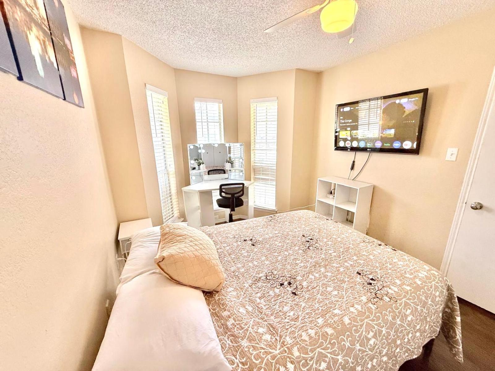1 Story Funhome With Games, Smart Tv, Near At&t Stadium, Globe Life, Six Flags, Dfw Airport Arlington