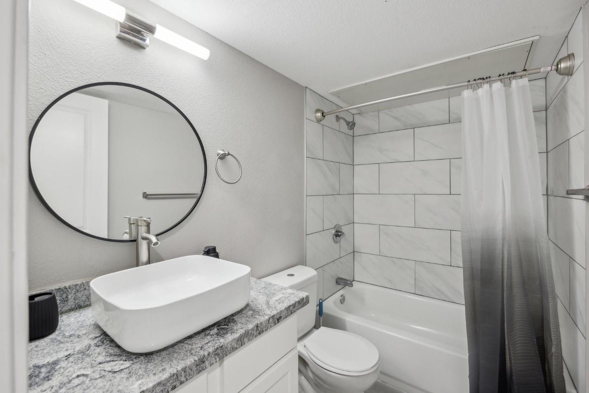 The Mirage 251 I Comfy 1 Bed 1 Bath Apartment Arlington