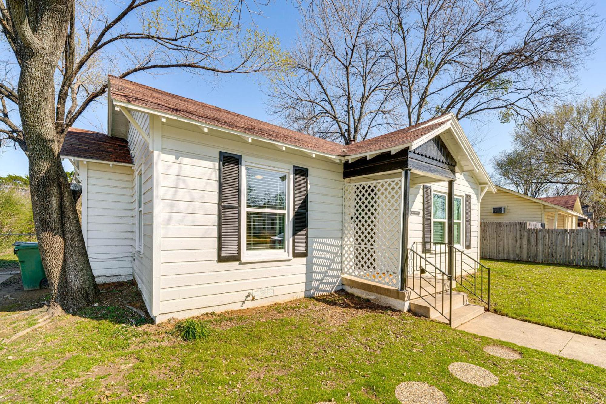 Walk To Atandt Stadium With Patio And Bbq Holiday home