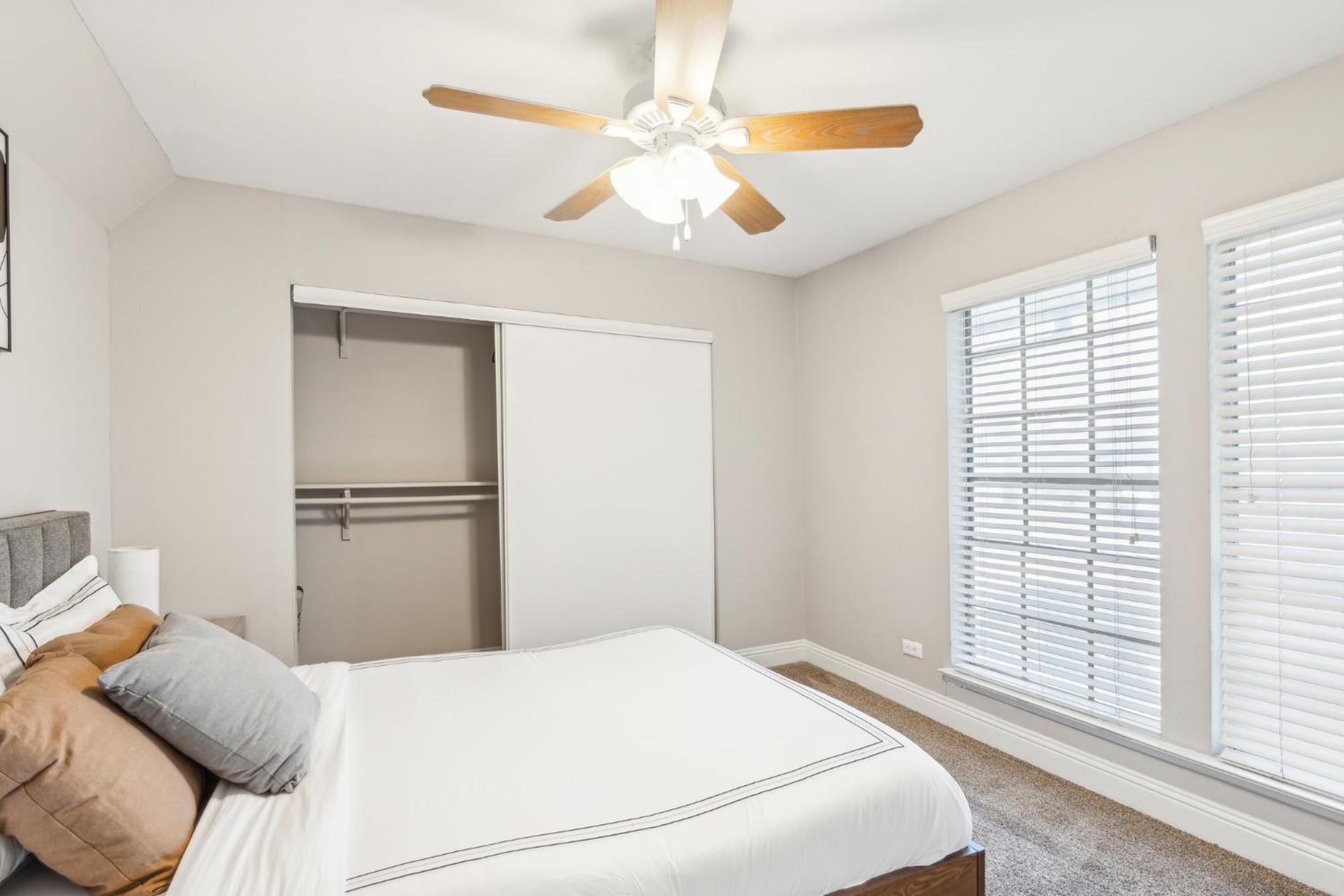 Apartment Stratton 309-d I Spacious 2 Bed 2 Bath *