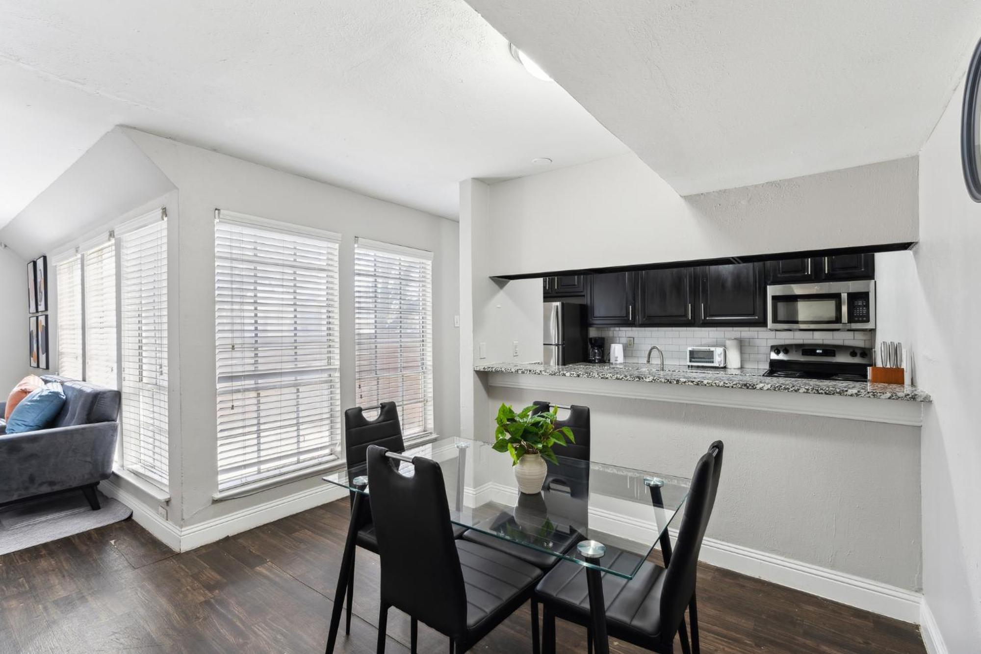 Stratton 309-g I Spacious 2 Bed 15 Bath *