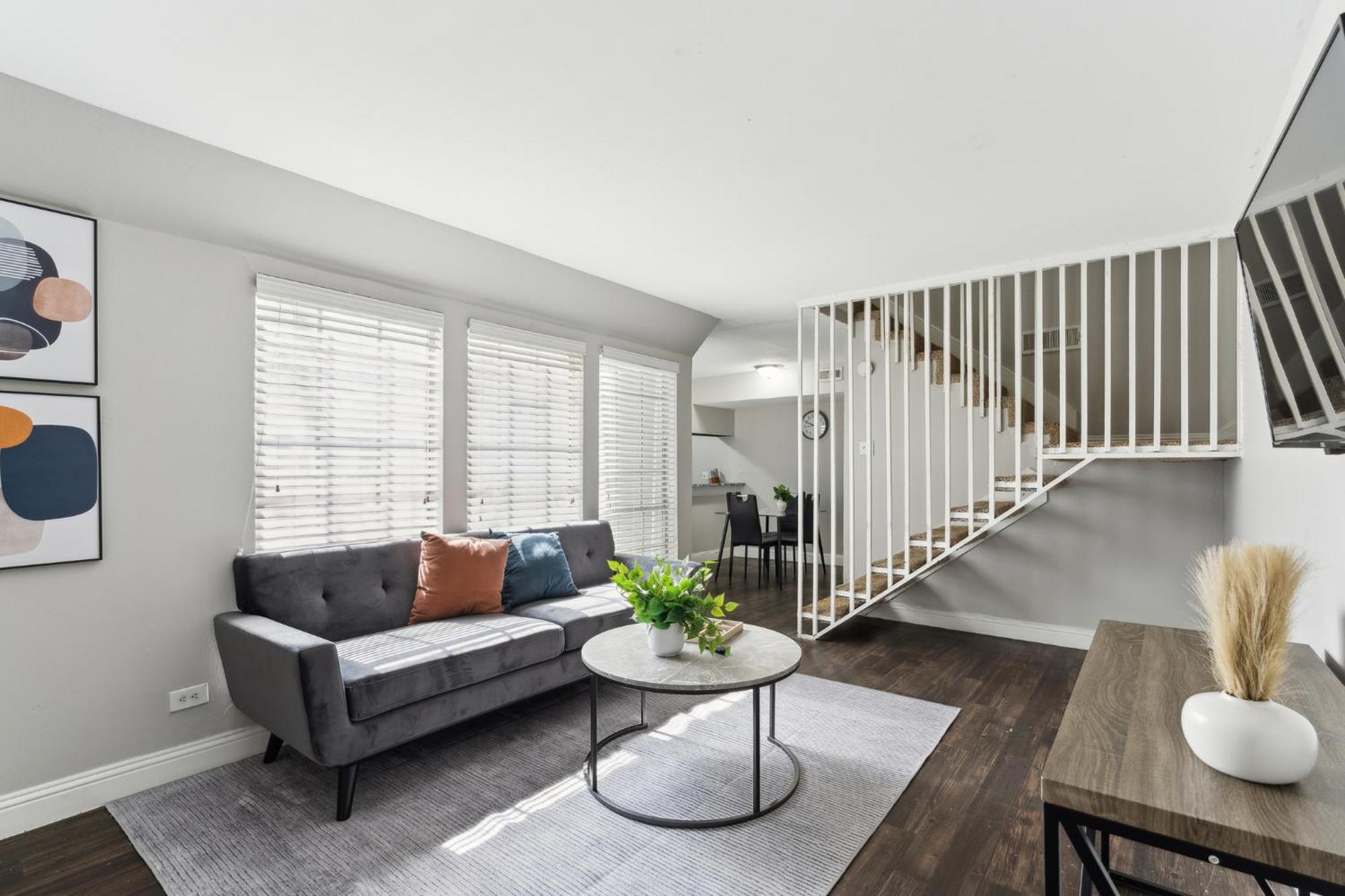 Stratton 309-g I Spacious 2 Bed 15 Bath Apartment