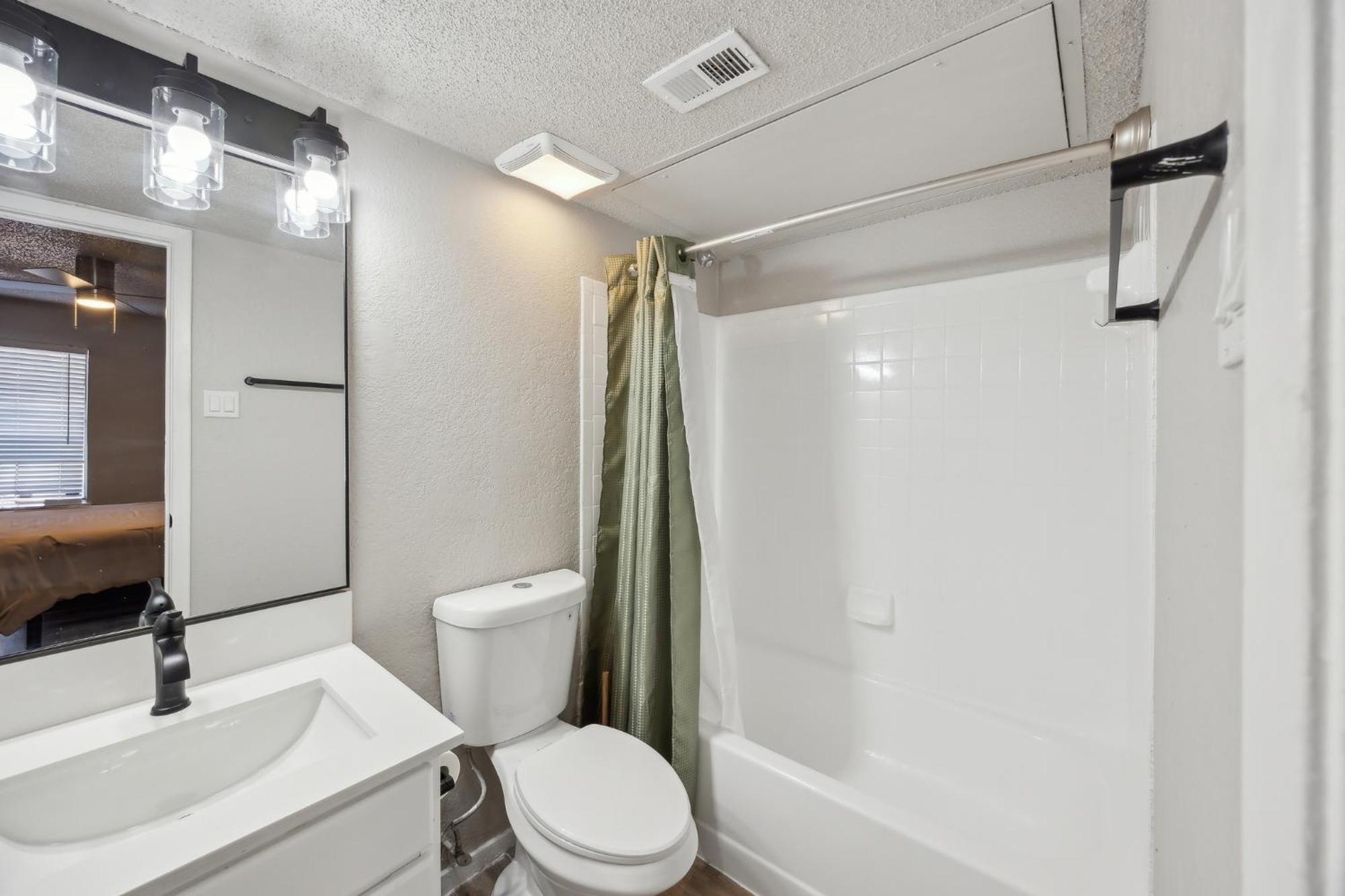 The Landry 174 Spacious And Cozy 2 Bedroom 2bth Arlington