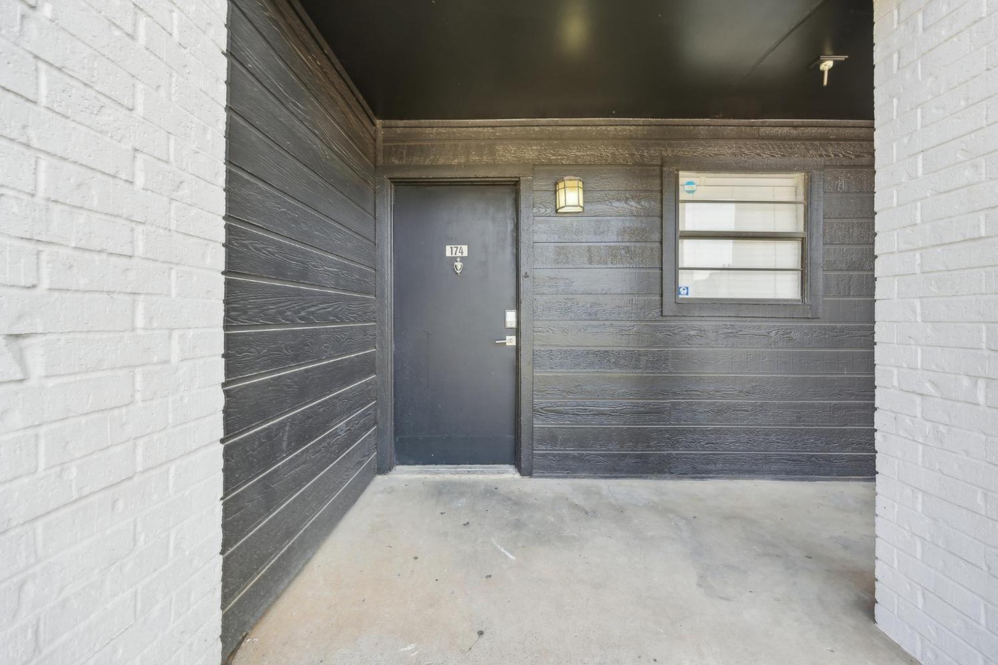 The Landry 174 Spacious And Cozy 2 Bedroom 2bth Apartment