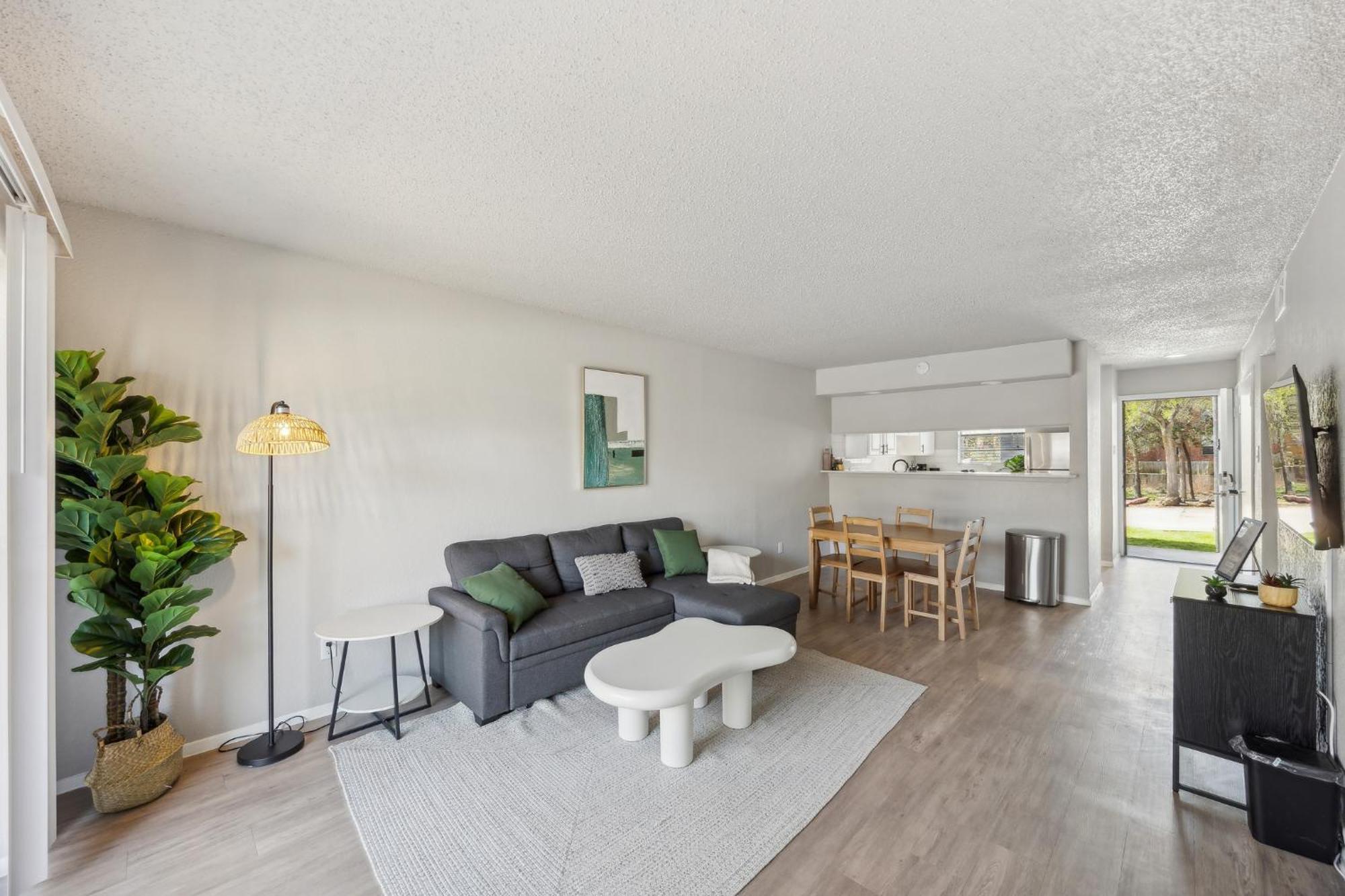 Apartment The Landry 174 Spacious And Cozy 2 Bedroom 2bth *