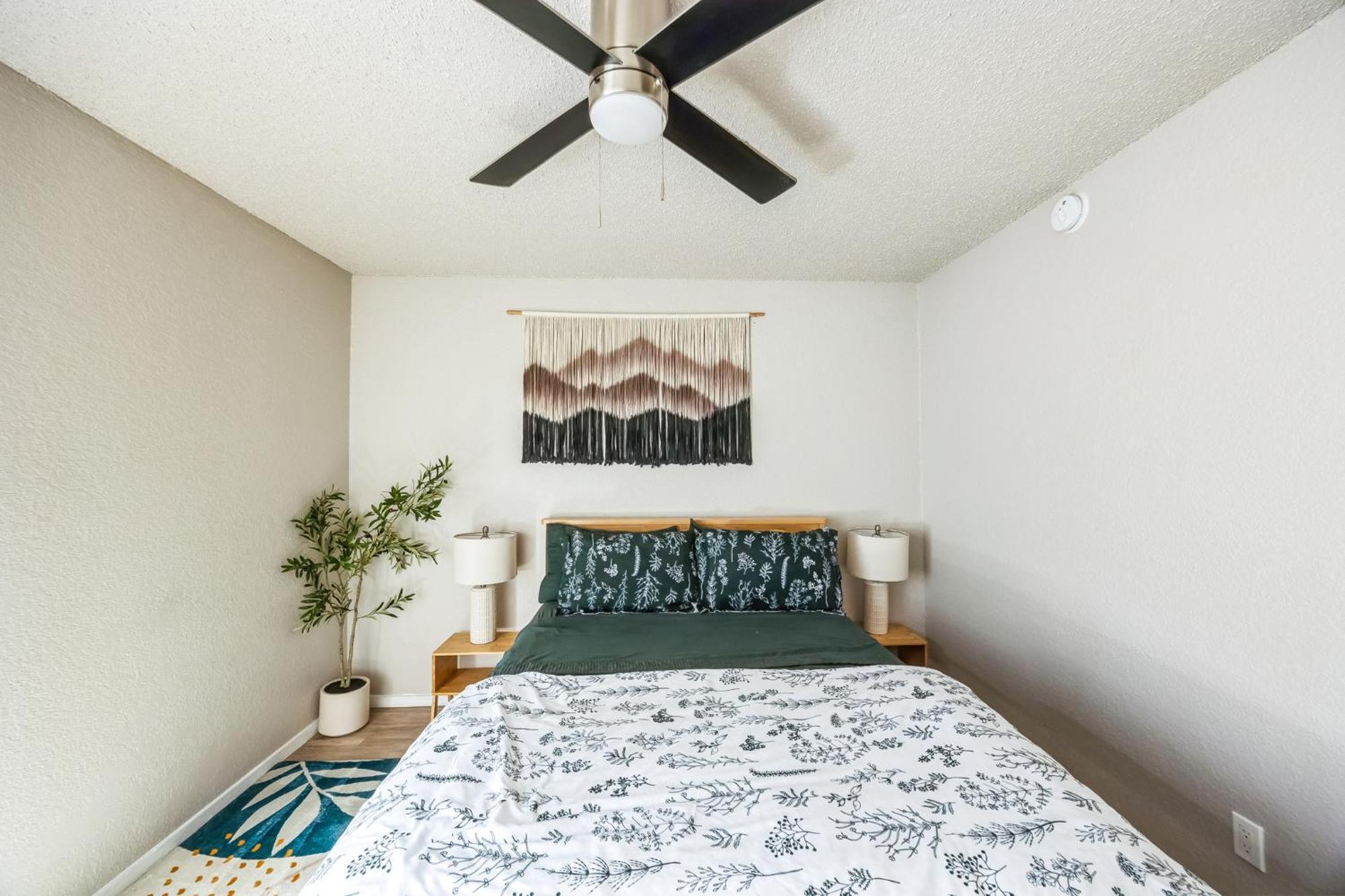 The Landry 174 Spacious And Cozy 2 Bedroom 2bth