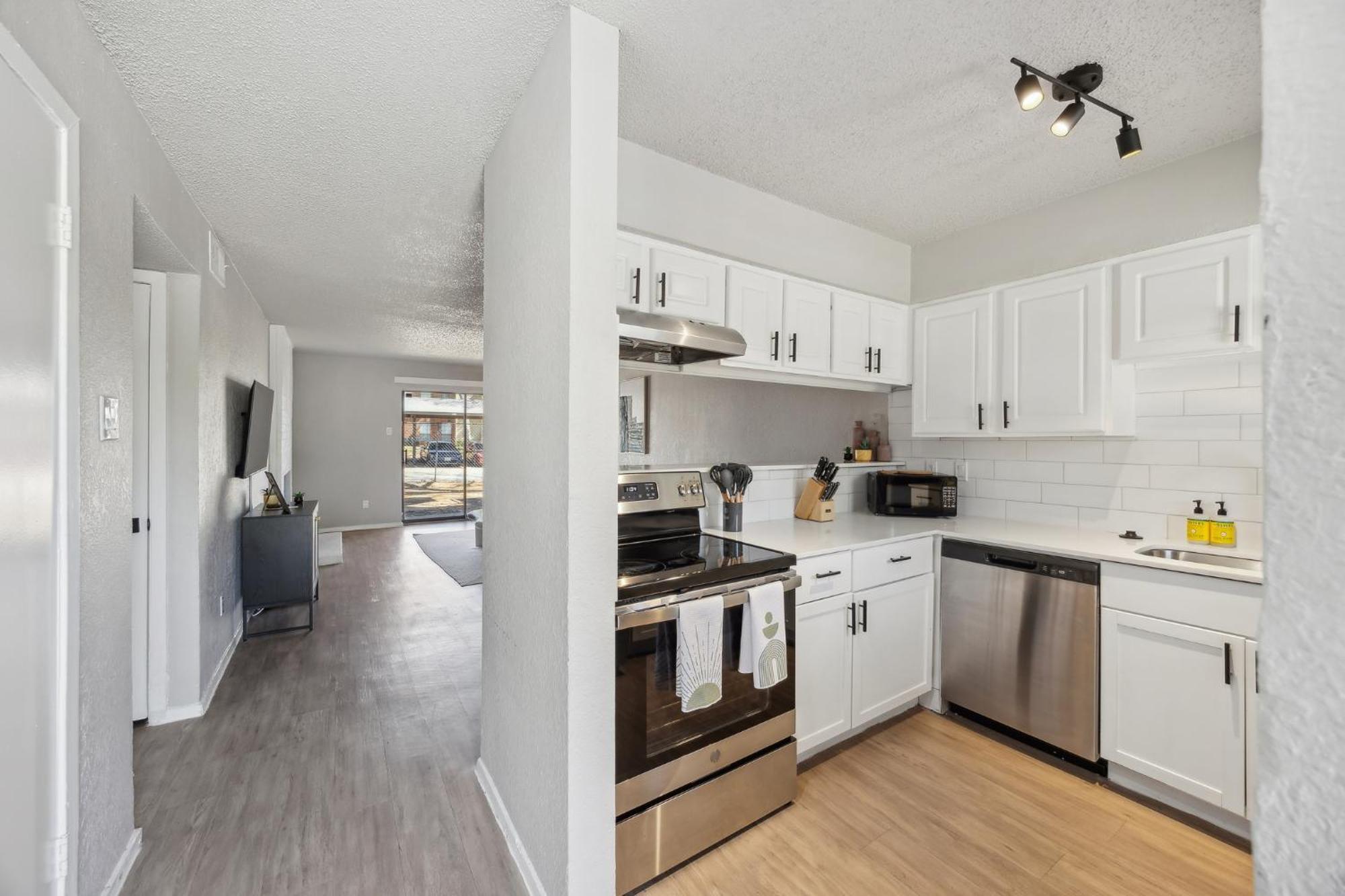 The Landry 174 Spacious And Cozy 2 Bedroom 2bth Apartment Arlington