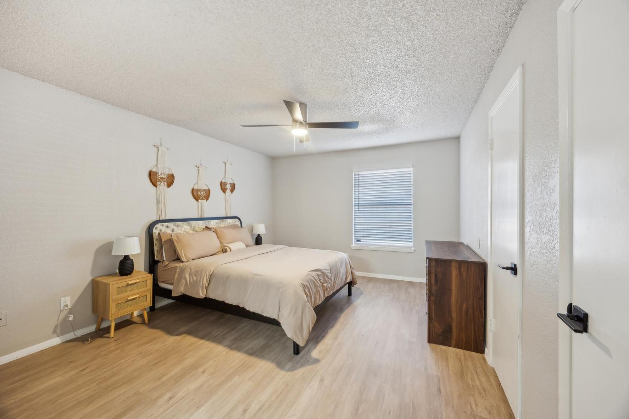 The Landry 174 Spacious And Cozy 2 Bedroom 2bth Arlington