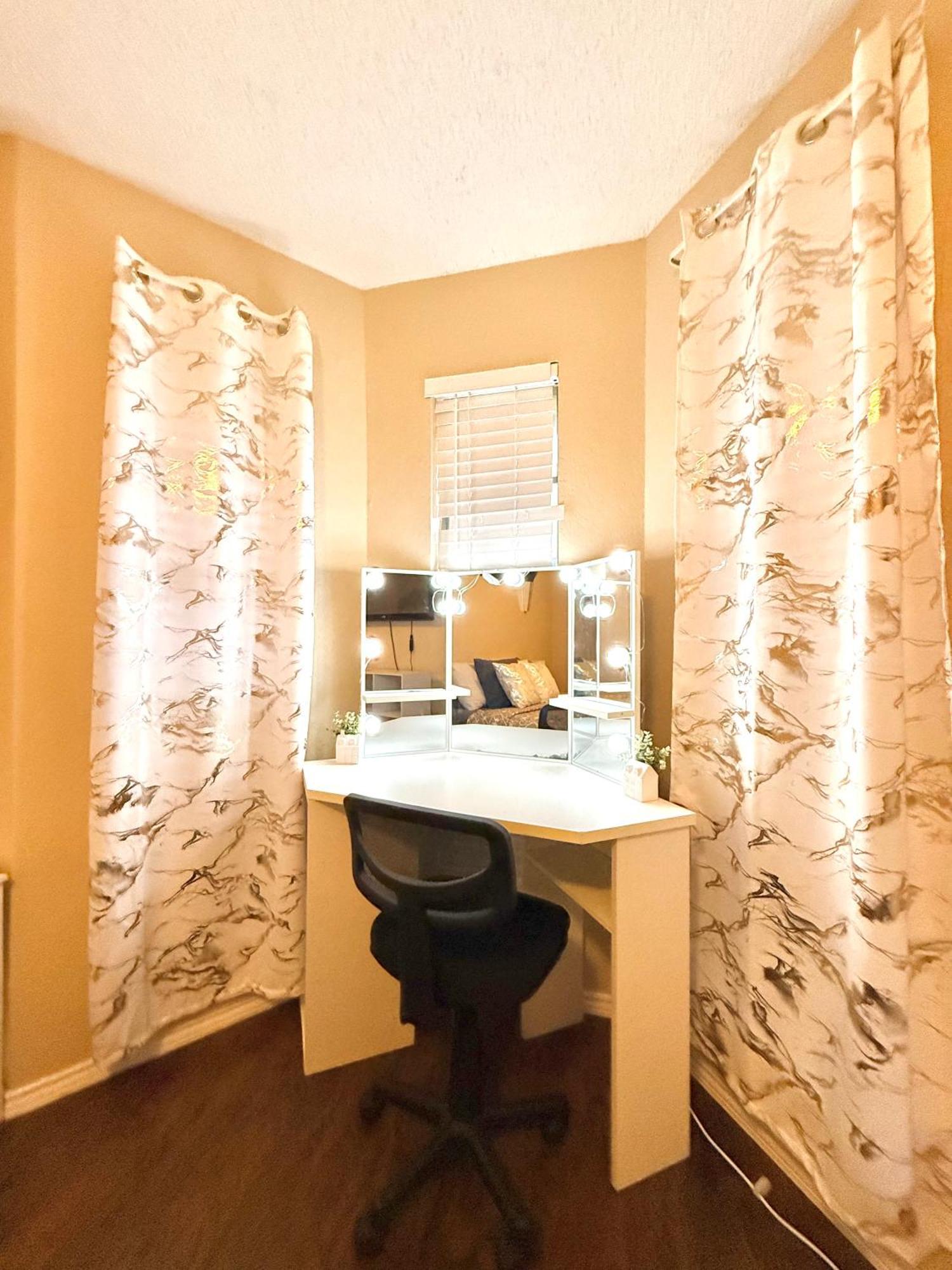 1 Story Funhome With Games, Smart Tv, Near At&t Stadium, Globe Life, Six Flags, Dfw Airport Arlington