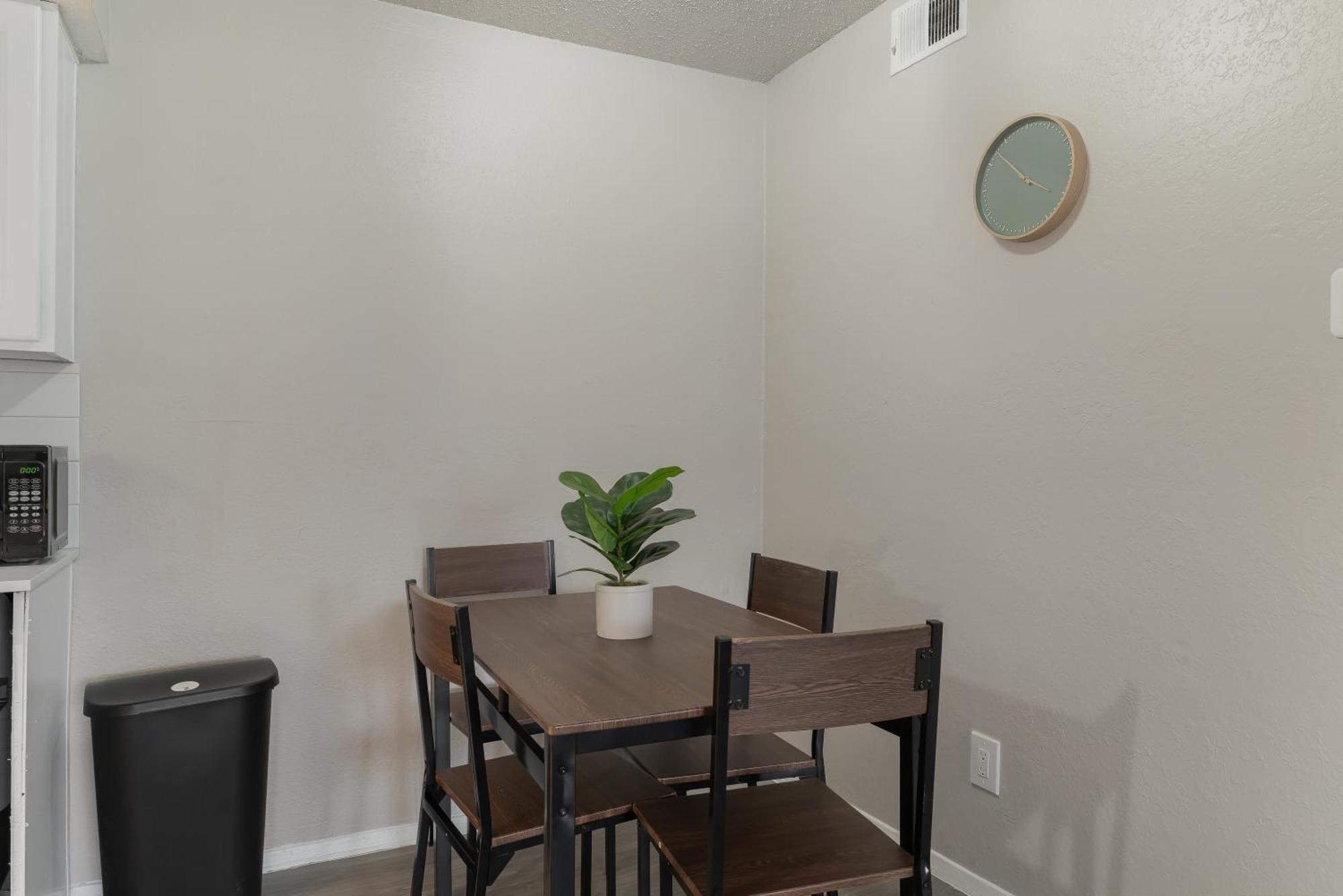 The Landry 257 Spacious And Cozy 1 Bedroom 1bth *