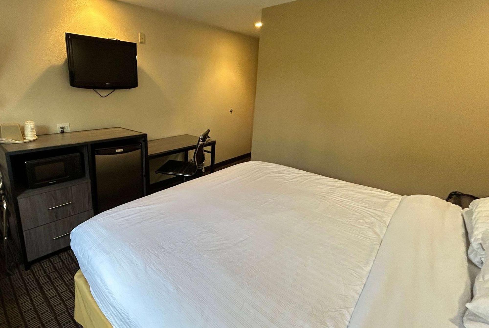 Hotel Travelodge By Wyndham Arlington/dallas Area