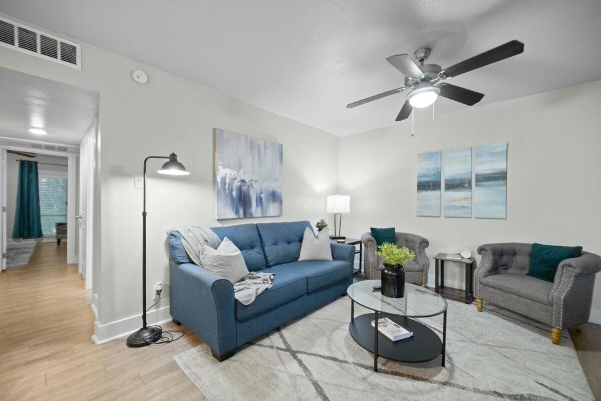 Two In The Heart Of Arlington! Apartment