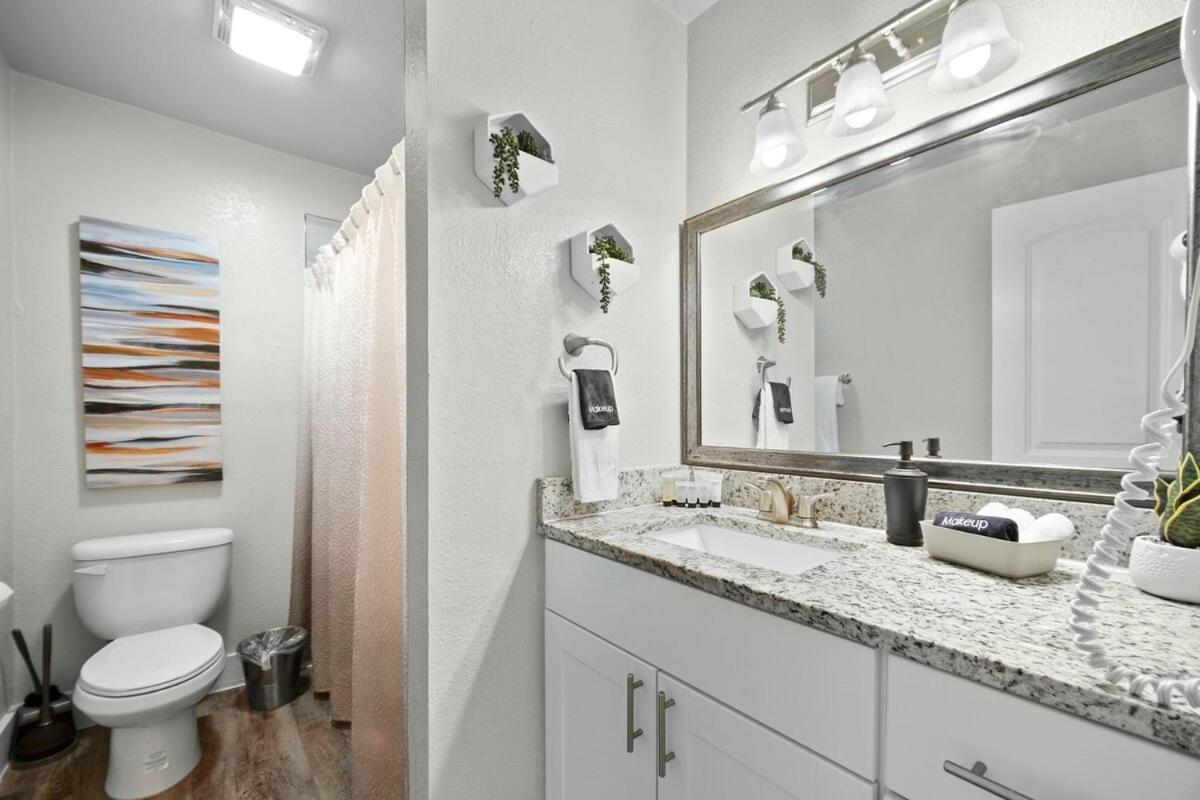 Two In The Heart Of Arlington! Apartment