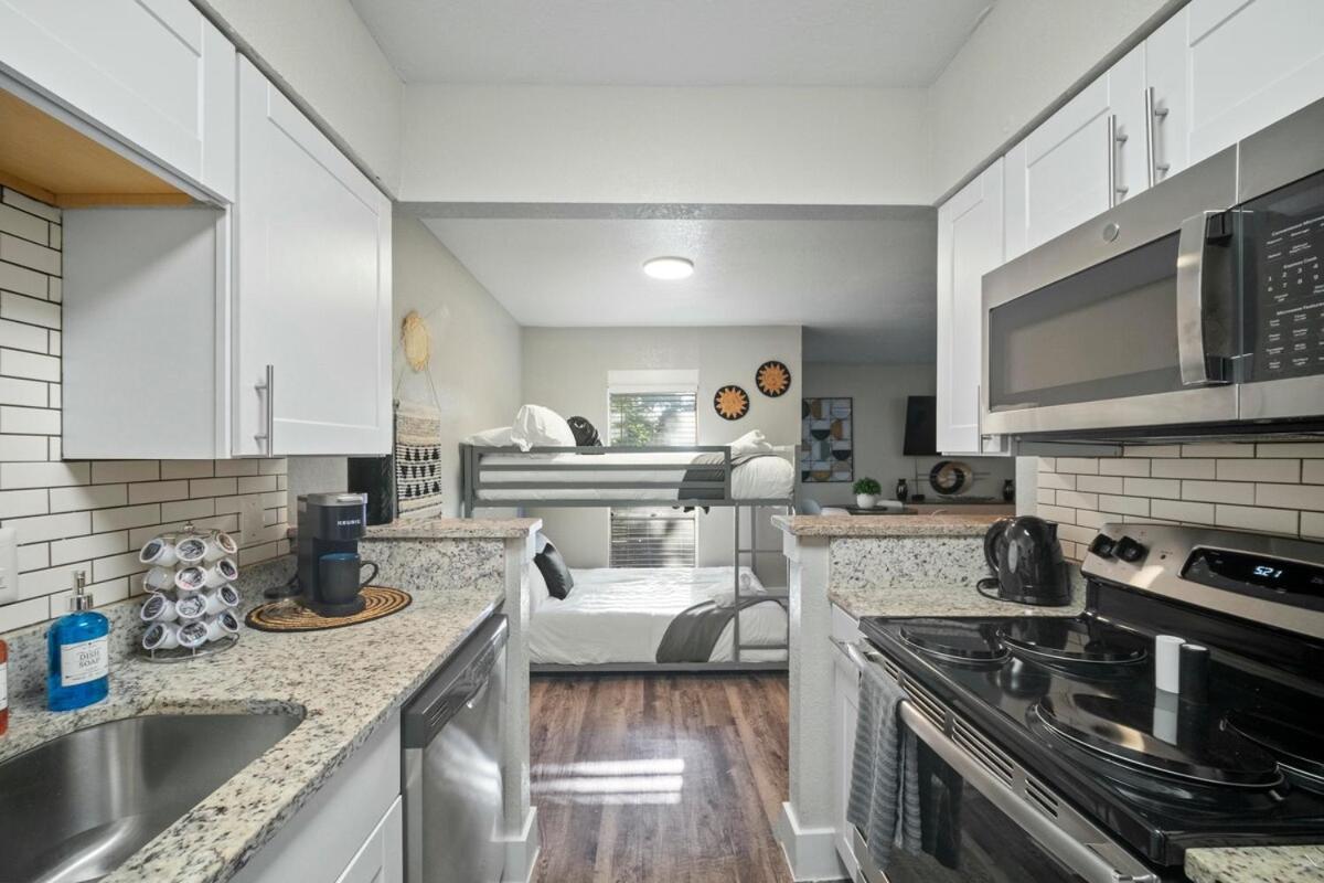 Two In The Heart Of Arlington! Apartment Arlington