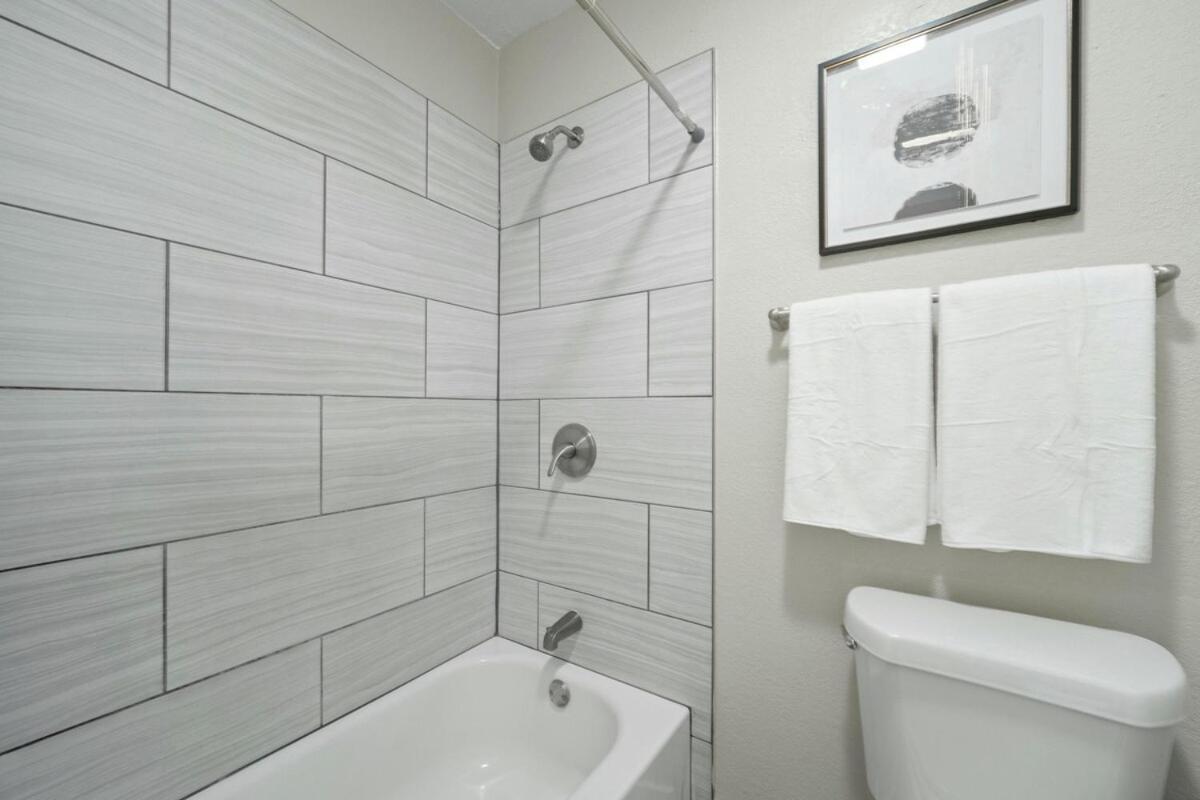 Two In The Heart Of Arlington! Apartment