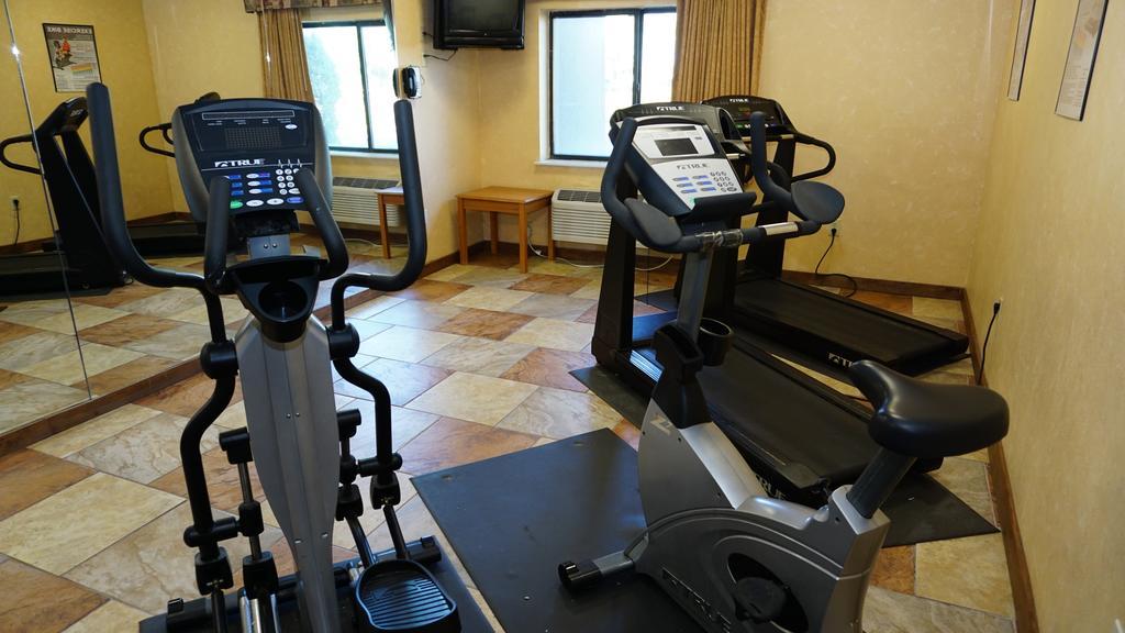 Hotel Baymont By Wyndham At Six Flags Dr 2*