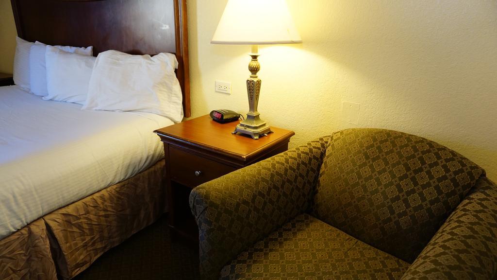 Baymont By Wyndham At Six Flags Dr Hotel 2*