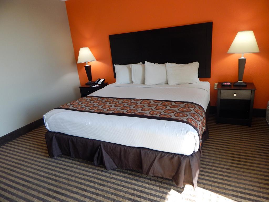 Hotel Howard Johnson By Wyndham Ballpark / Six Flags Arlington