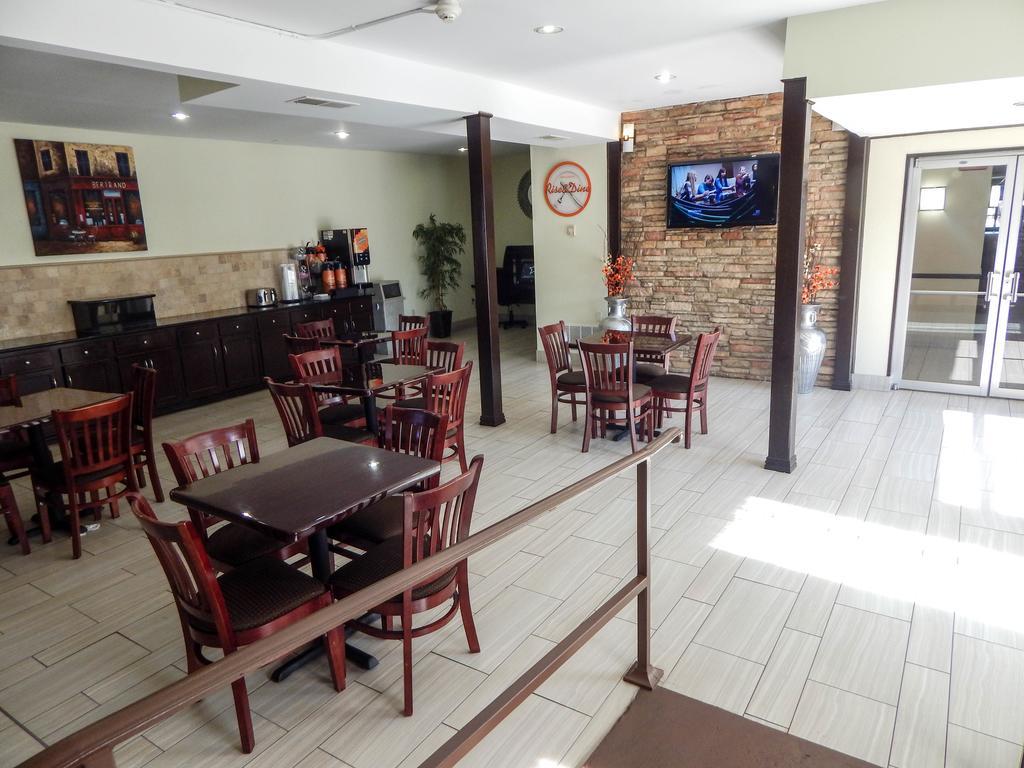 Howard Johnson By Wyndham Ballpark / Six Flags 3* Arlington