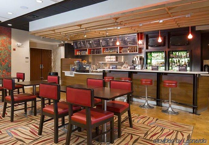 Courtyard By Marriott Dallas South