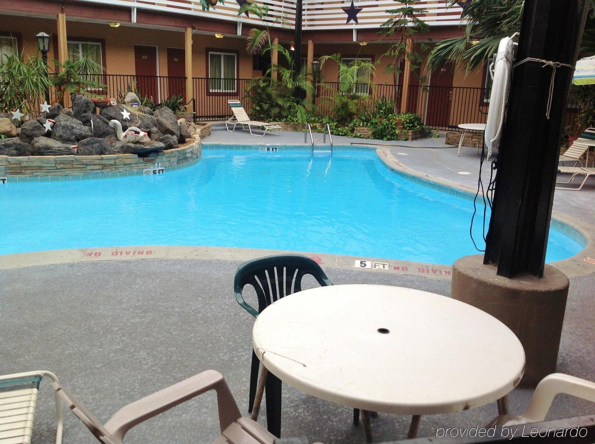 Motel Budget Host 2*