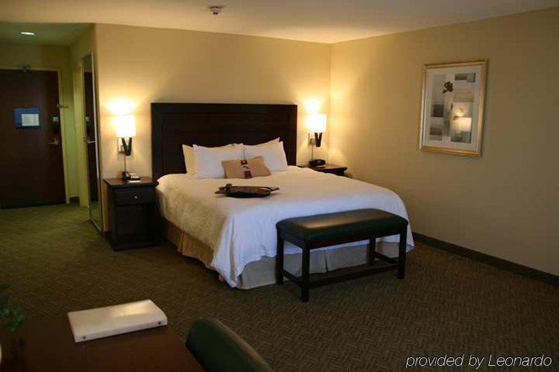 Hampton & Dallas-arlington-south Hotel 3*