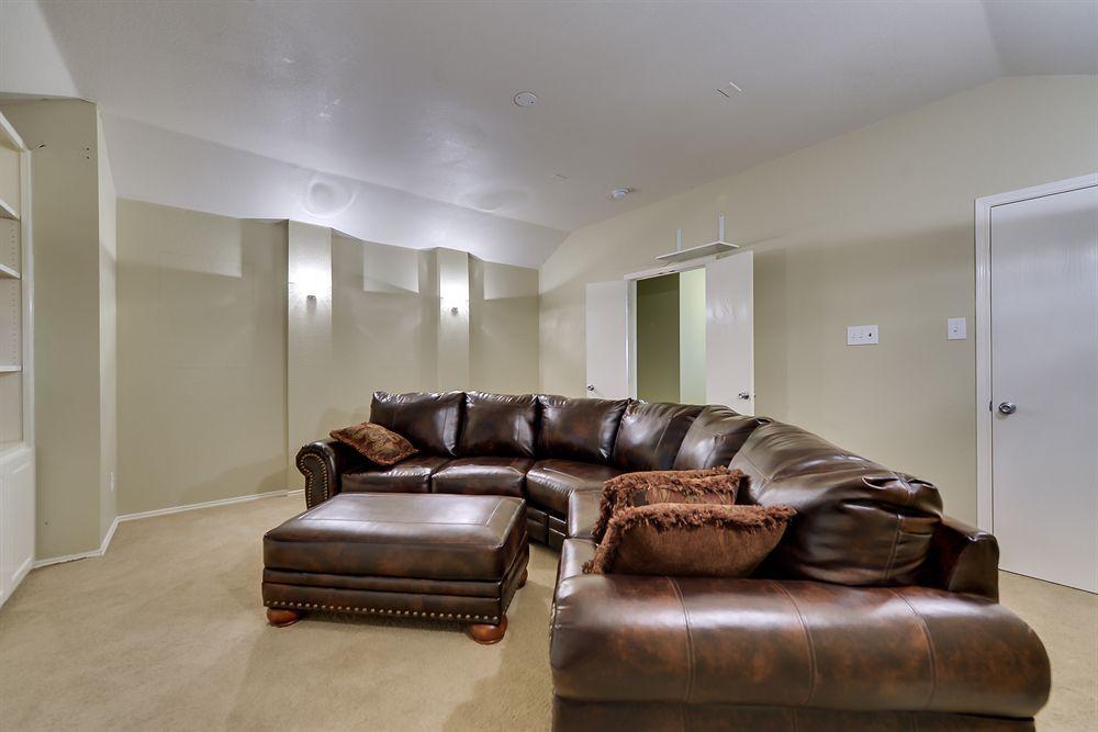 Arlington Villa