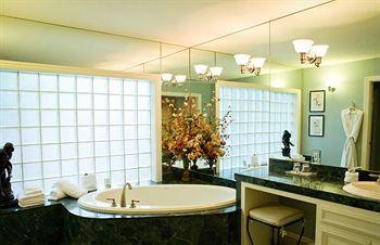 Inn The Sanford House & 4*
