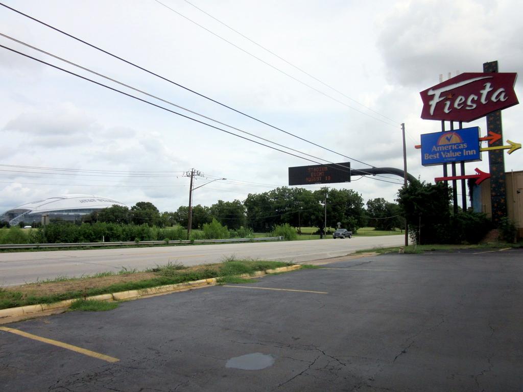 Budget Host Motel Arlington