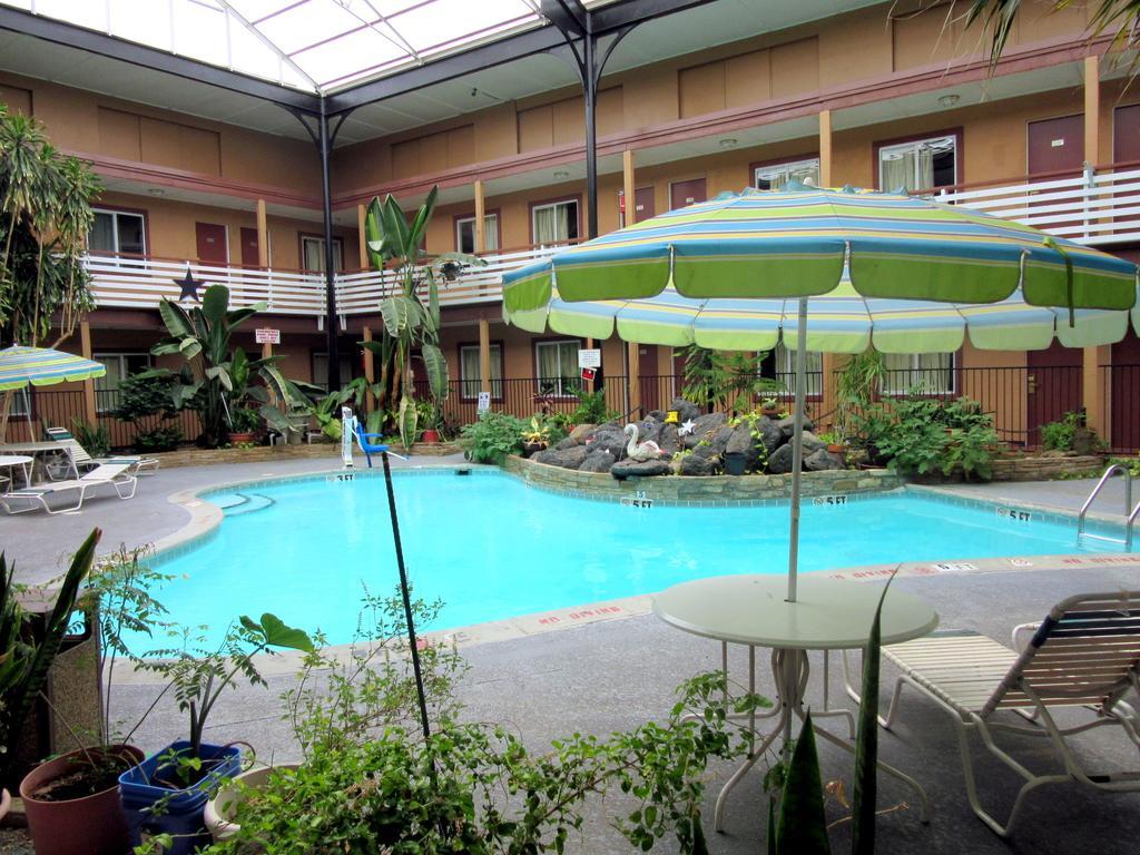 Motel Budget Host Arlington