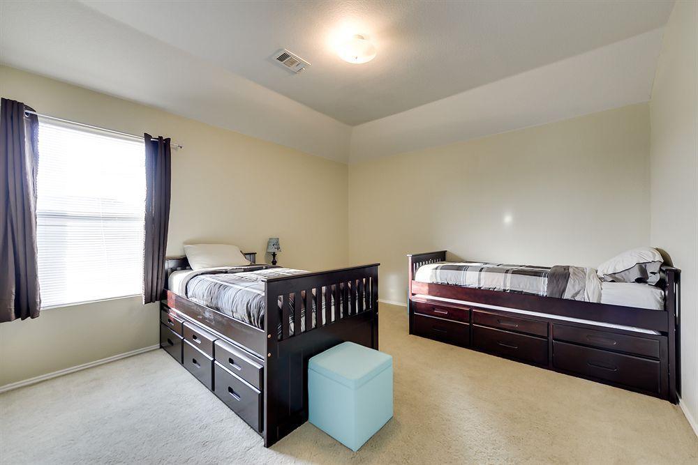 Arlington Villa Hotel *