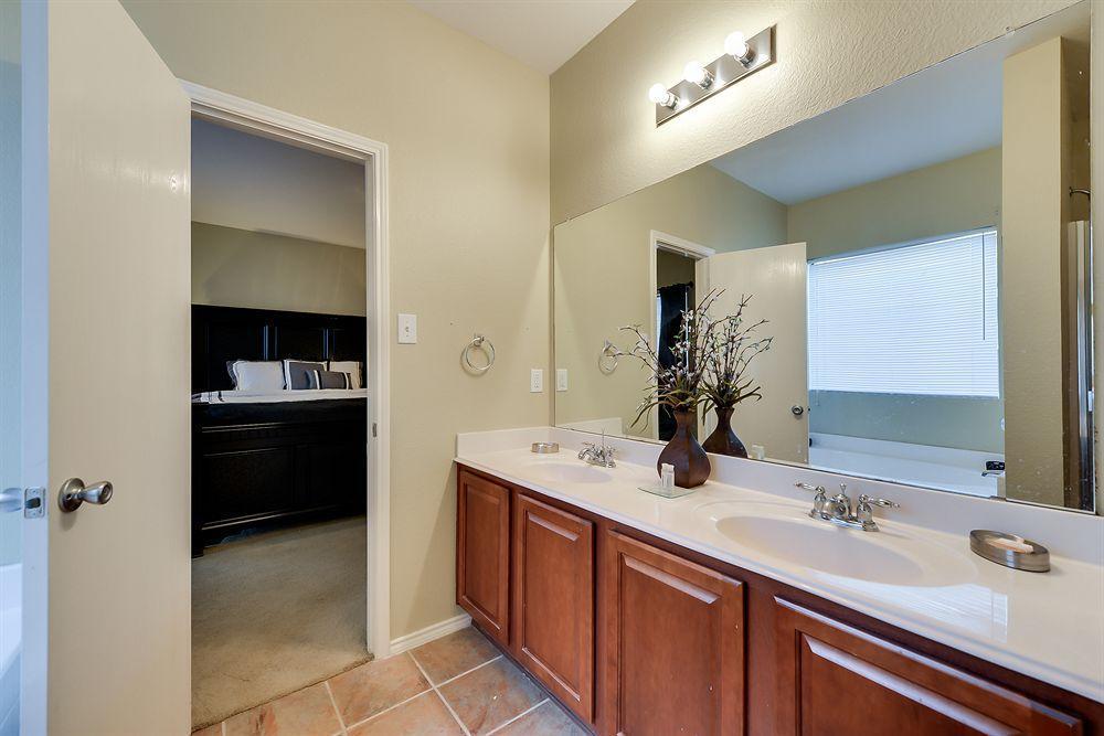 Arlington Villa