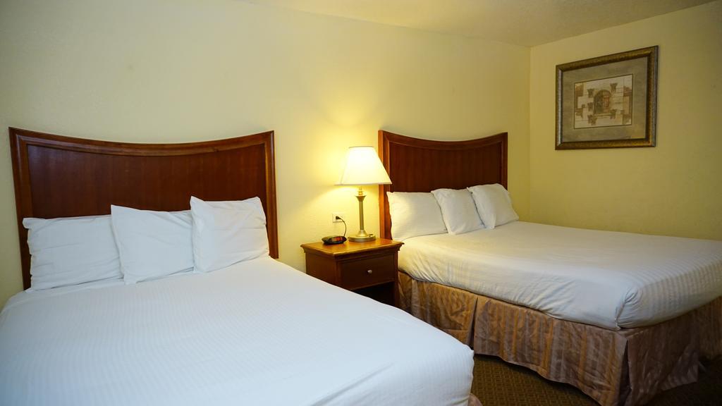 Baymont By Wyndham At Six Flags Dr Hotel 2*
