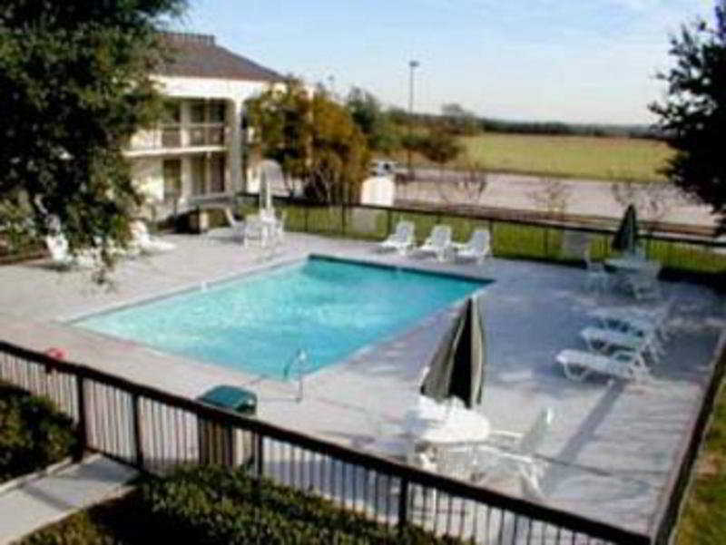 Quality At Highlands Inn Arlington