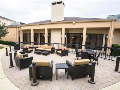 Courtyard By Marriott Dallas Entertainment District Hotel