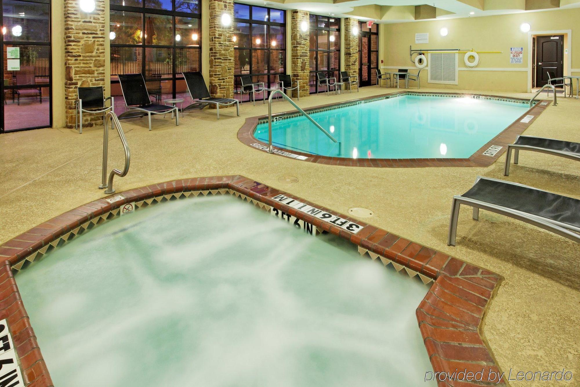 Hotel Northeast By Ihg Arlington