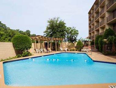 Howard Johnson By Wyndham Ballpark / Six Flags Hotel 3*
