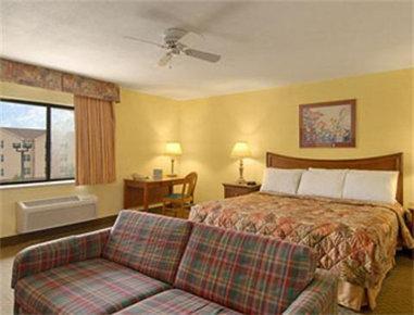 Baymont By Wyndham At Six Flags Dr 2*